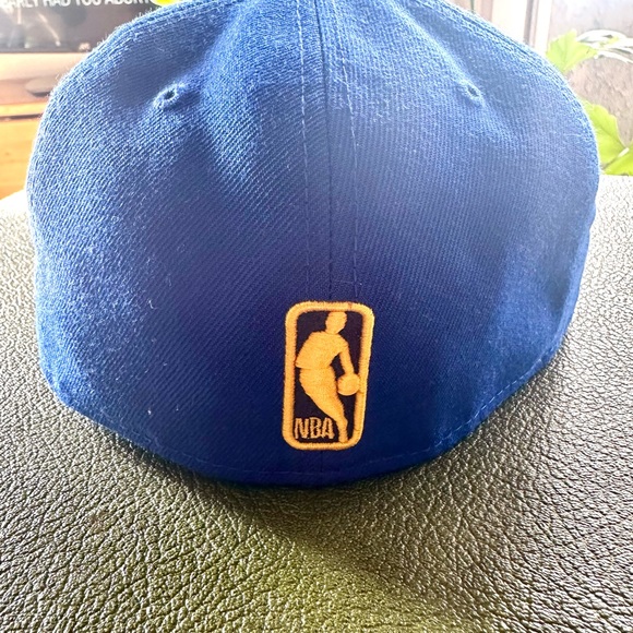 Men’s Brand New Brooklyn Nets New Era Blue and Yellow Ball Cap - Picture 3 of 4